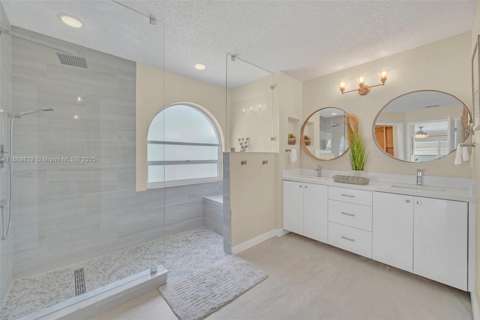 LINDFIELDS UNIT 3 - Residential