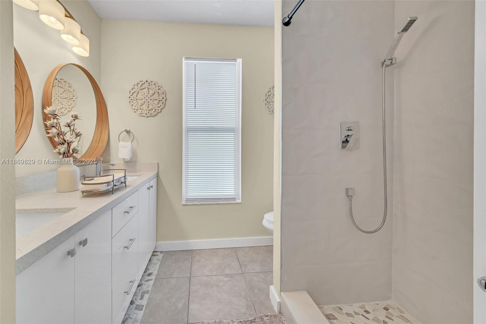 LINDFIELDS UNIT 3 - Residential