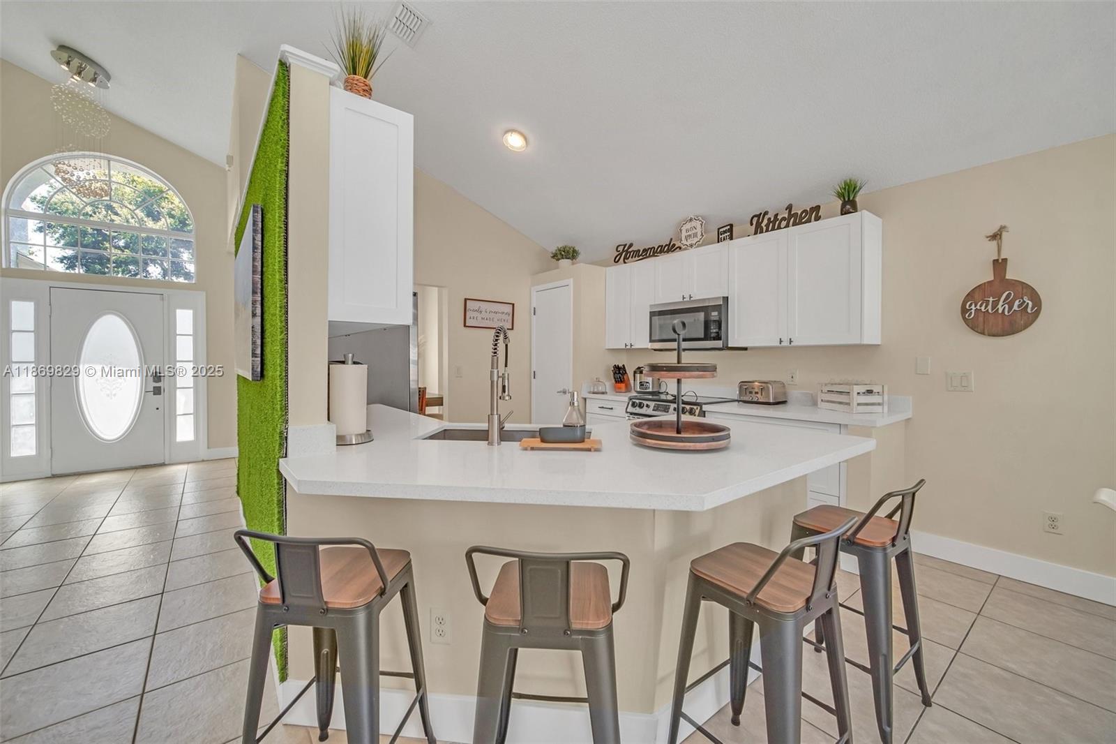 LINDFIELDS UNIT 3 - Residential