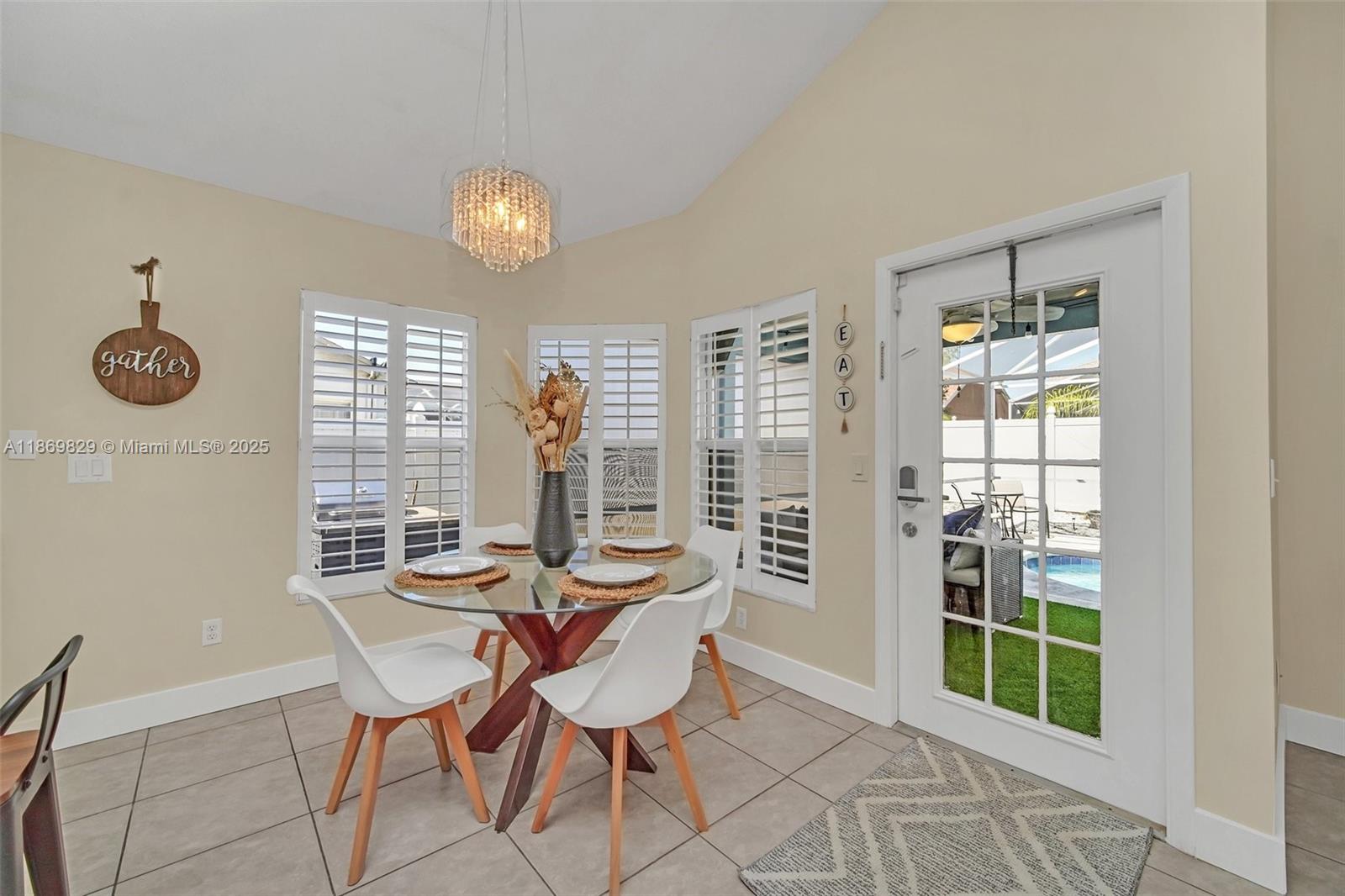 LINDFIELDS UNIT 3 - Residential