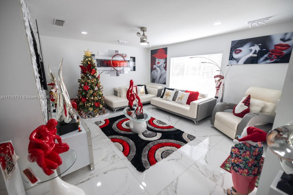Property for Sale at 5255 193 Ln, Miami Gardens, Broward County, Florida - Bedrooms: 5 
Bathrooms: 4  - $650,000