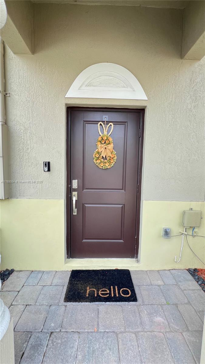 Beautifully maintained townhouse in a prime location near hospitals, restaurants, and major highways. Featuring custom-built closets for enhanced storage and organization, this home also includes a water softener system for superior water quality. Enjoy a spacious backyard perfect for entertaining, with no rear neighbors for added privacy. A must-see!