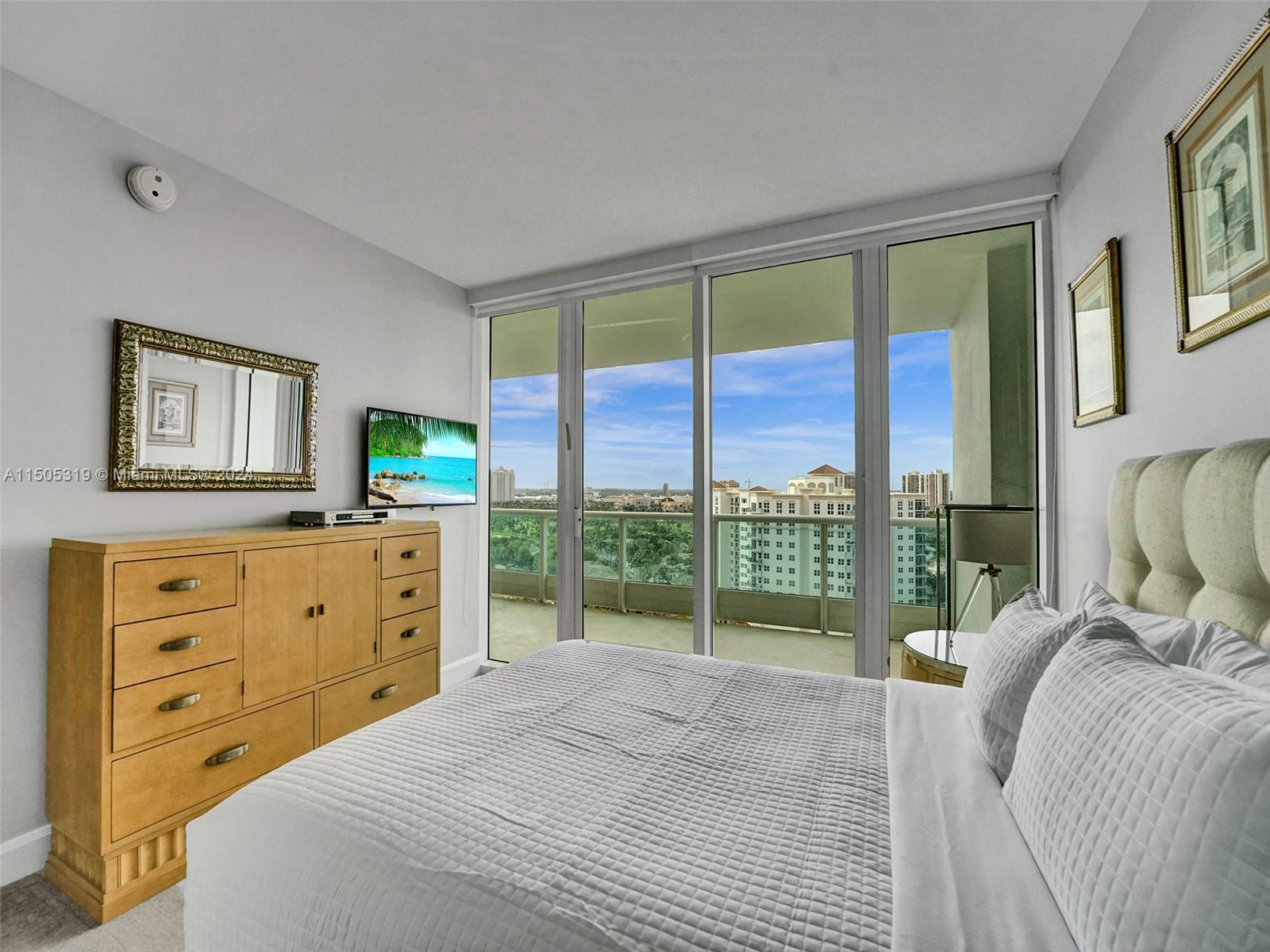 TOWERS OF PORTO VITA-SOUT - Residential