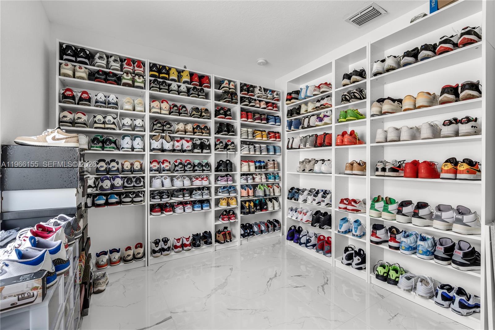 PORTOFINO OAKS - Residential