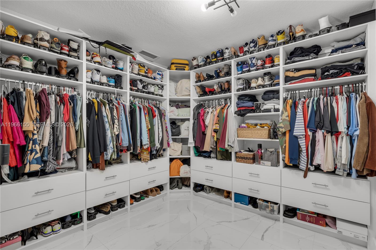 PORTOFINO OAKS - Residential