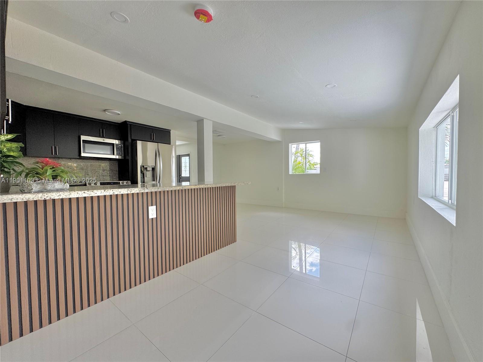 WESTWOOD LAKE 4TH ADDN - Residential Lease