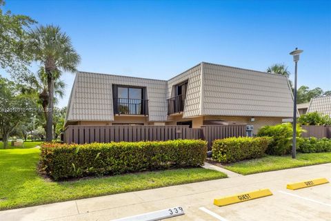 Photo of 6001 60th Way, West Palm Beach, FL 33409 (MLS # A12010918)