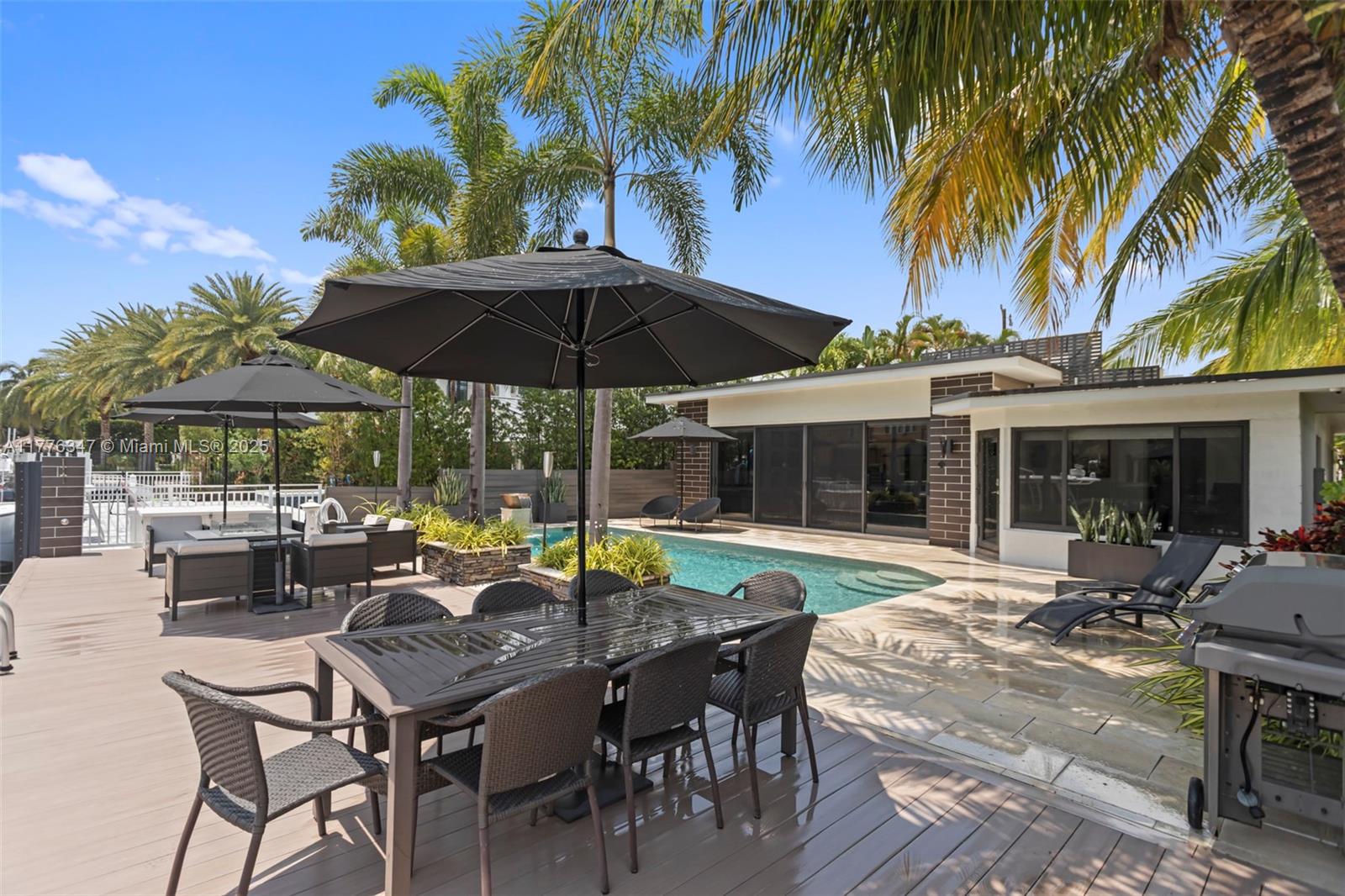 RIO VISTA ISLES - Residential