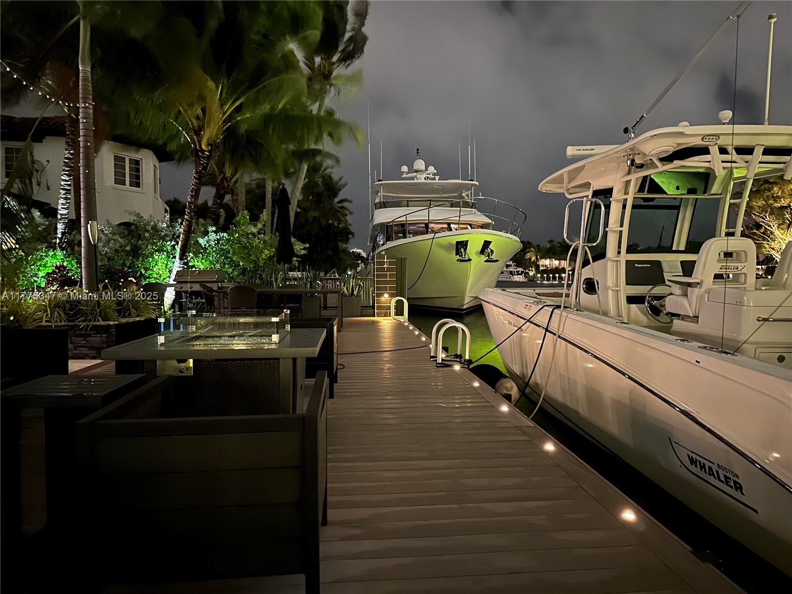 RIO VISTA ISLES - Residential