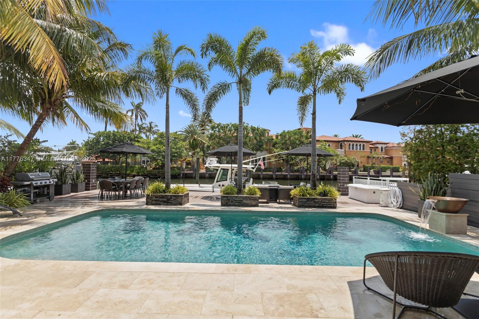 RIO VISTA ISLES - Residential