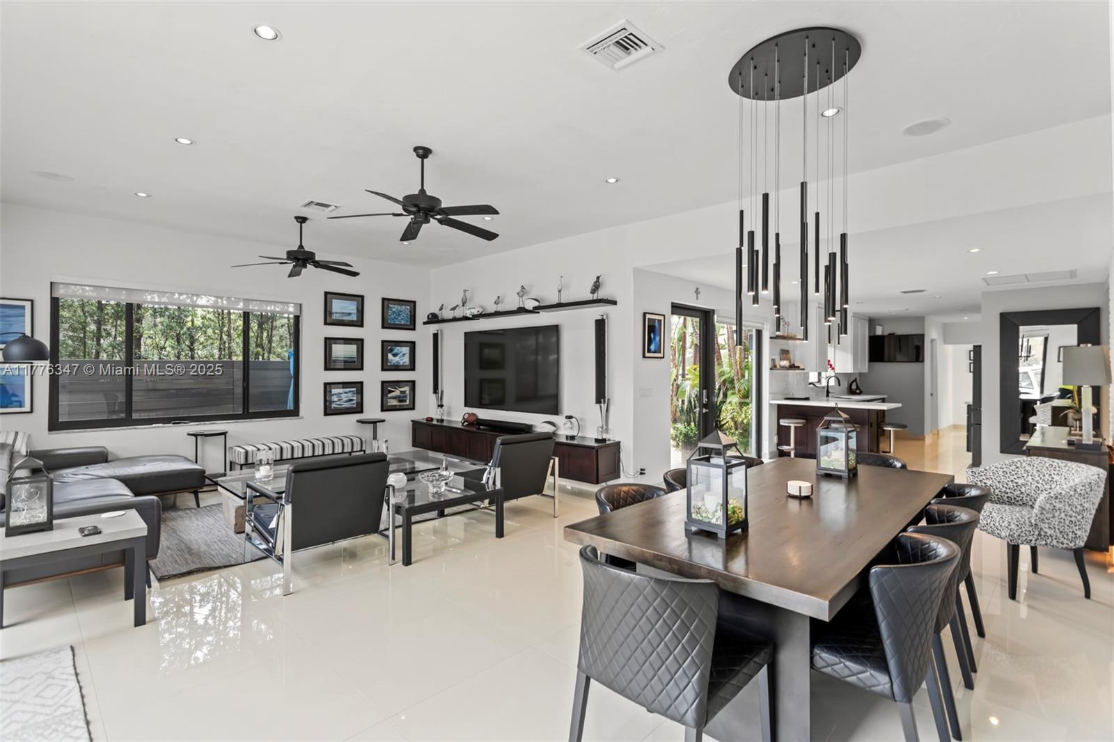 RIO VISTA ISLES - Residential