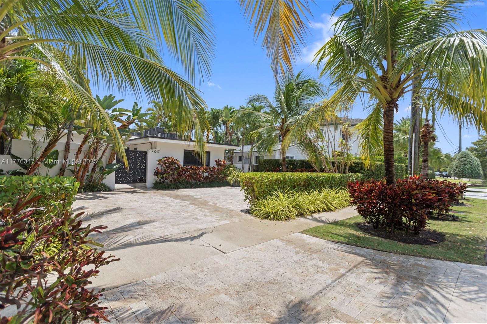 RIO VISTA ISLES - Residential