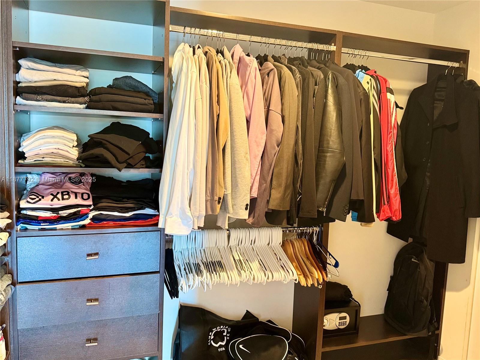 ARTECH RESIDENCES AT AVEN - Residential