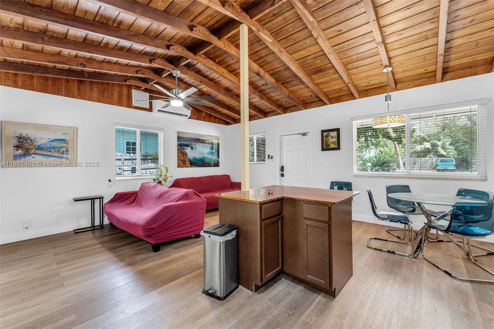 KEY LARGO BEACH - Residential Lease