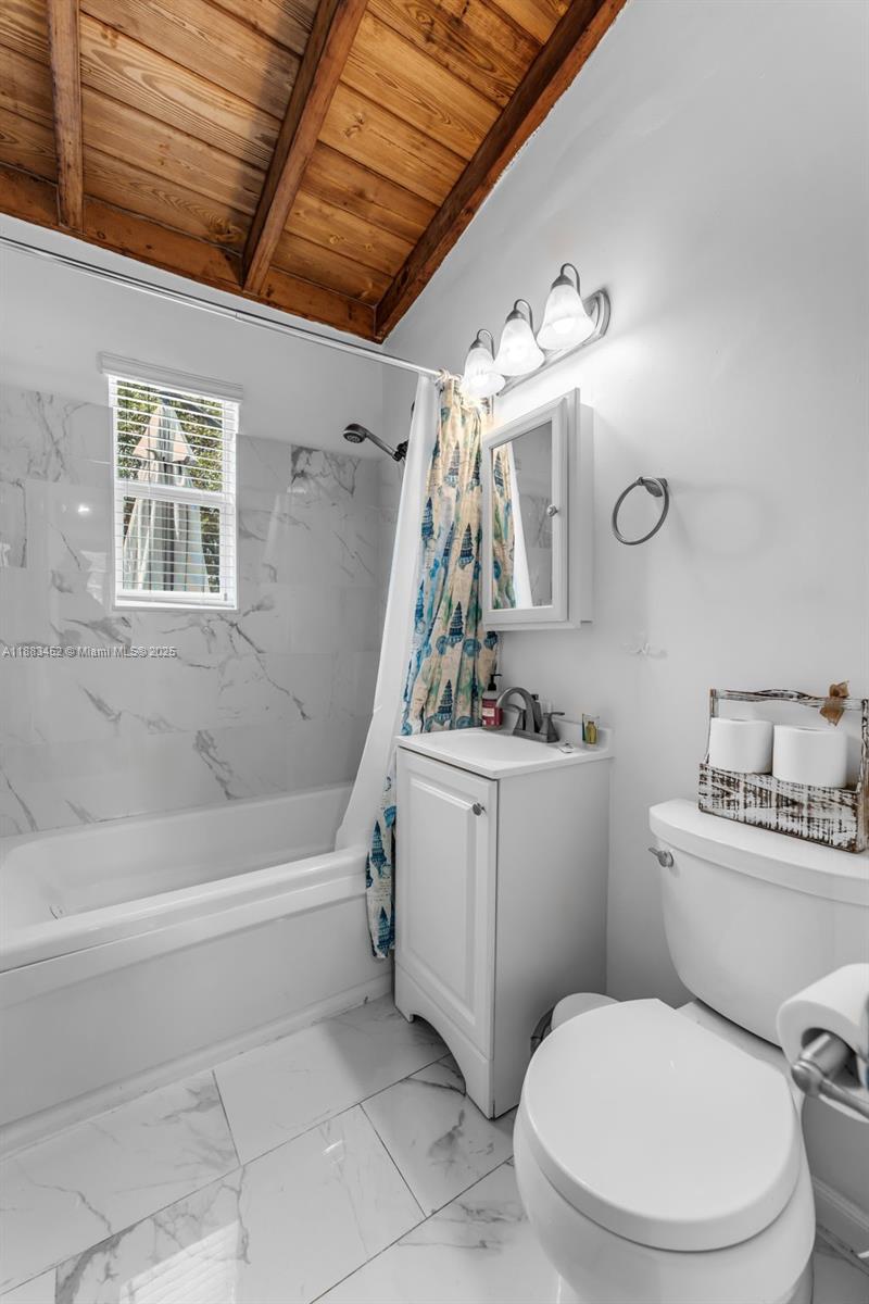KEY LARGO BEACH - Residential Lease