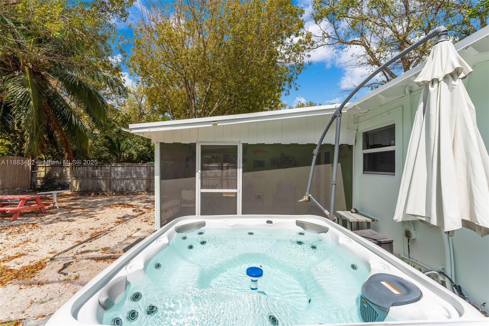 KEY LARGO BEACH - Residential Lease