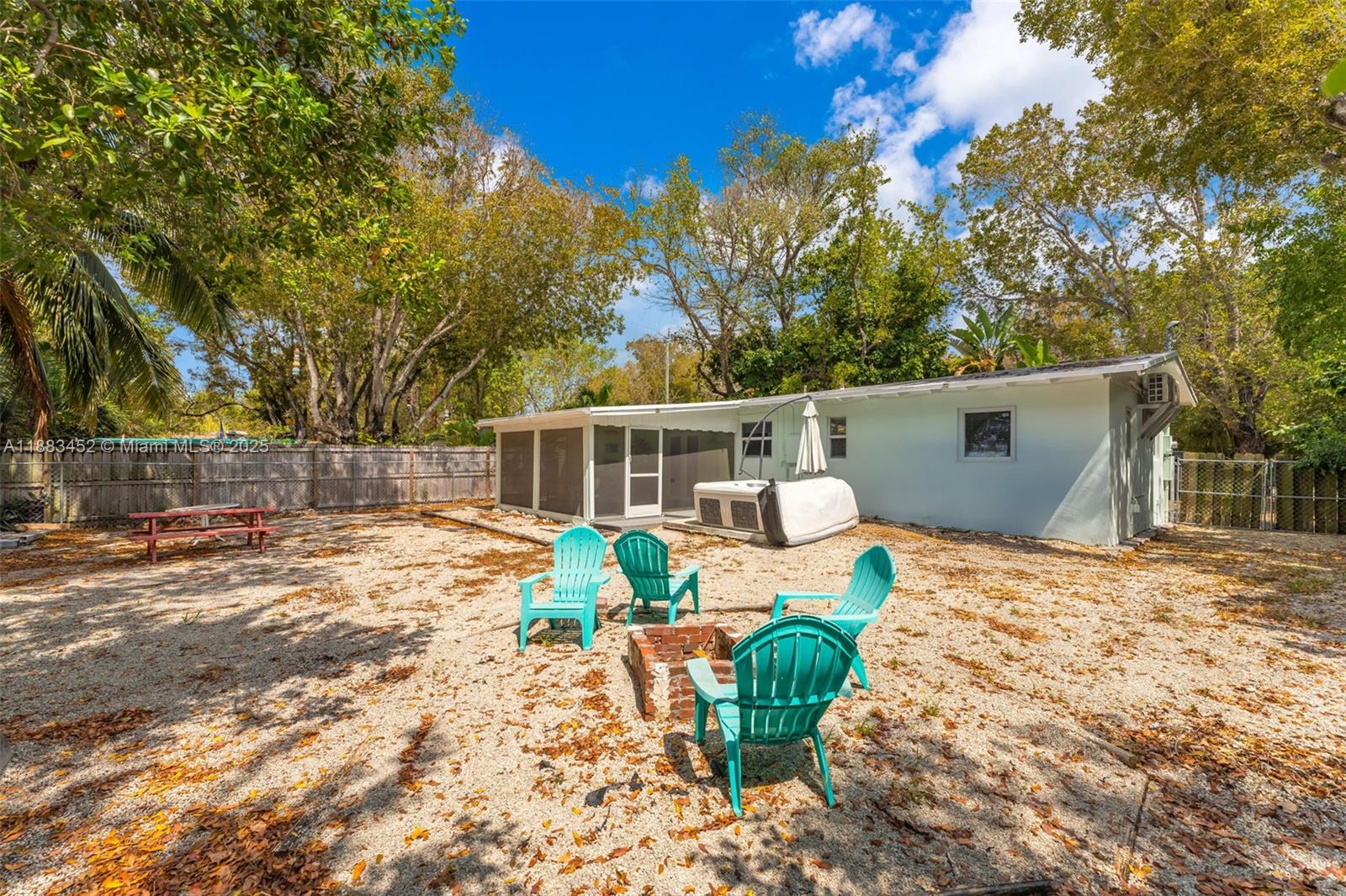 KEY LARGO BEACH - Residential Lease