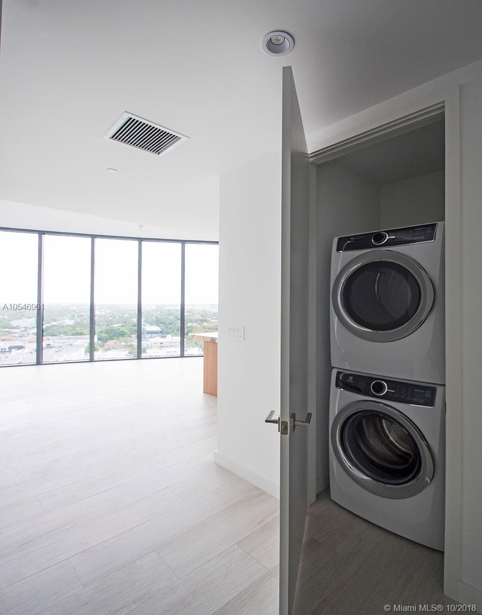 CLUB RESIDENCES AT PARK G - Residential Lease