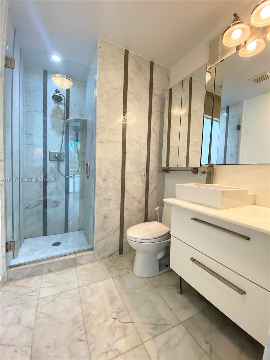 MICHIGAN PLACE CONDO - Residential Lease