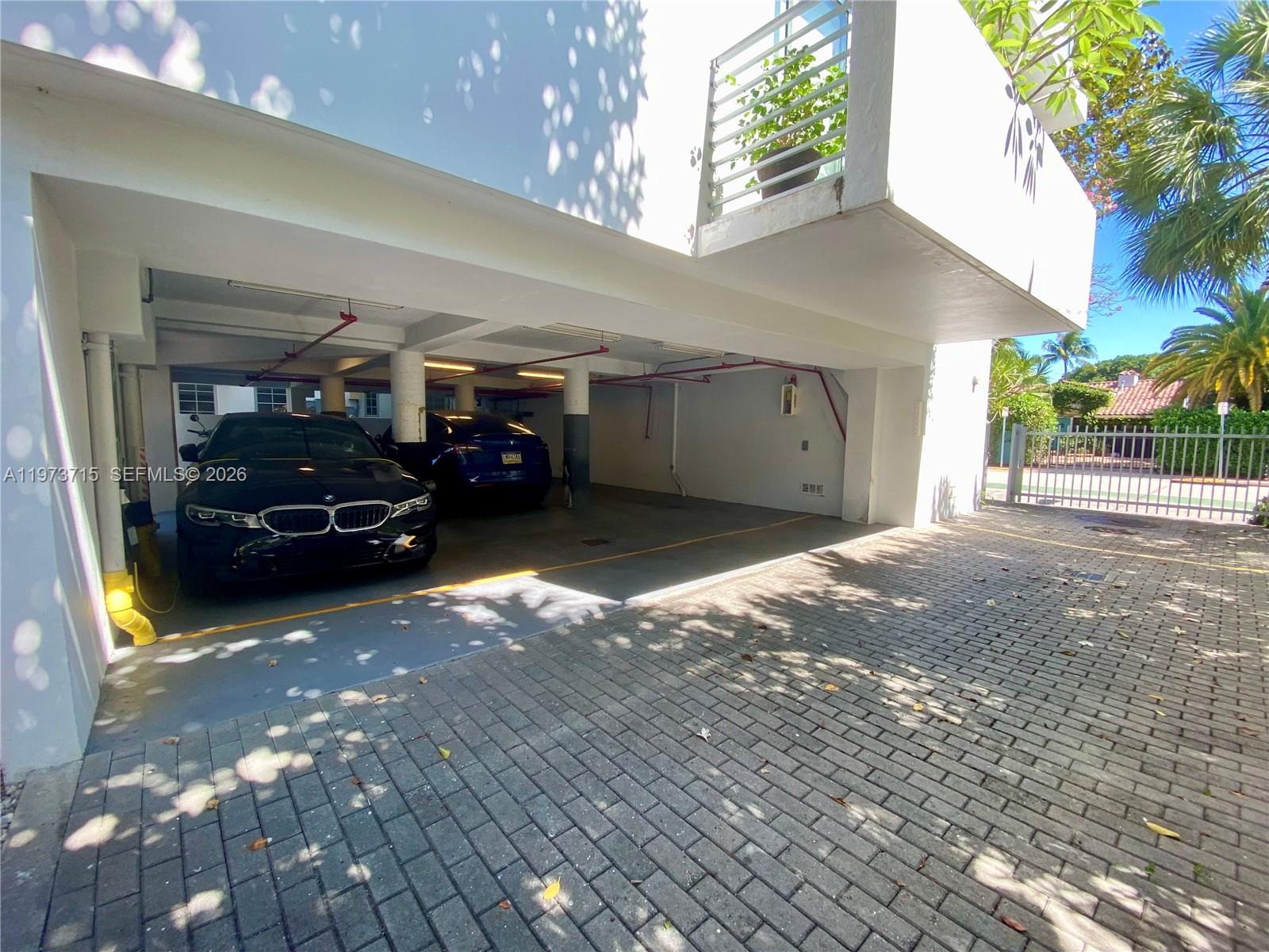 MICHIGAN PLACE CONDO - Residential Lease