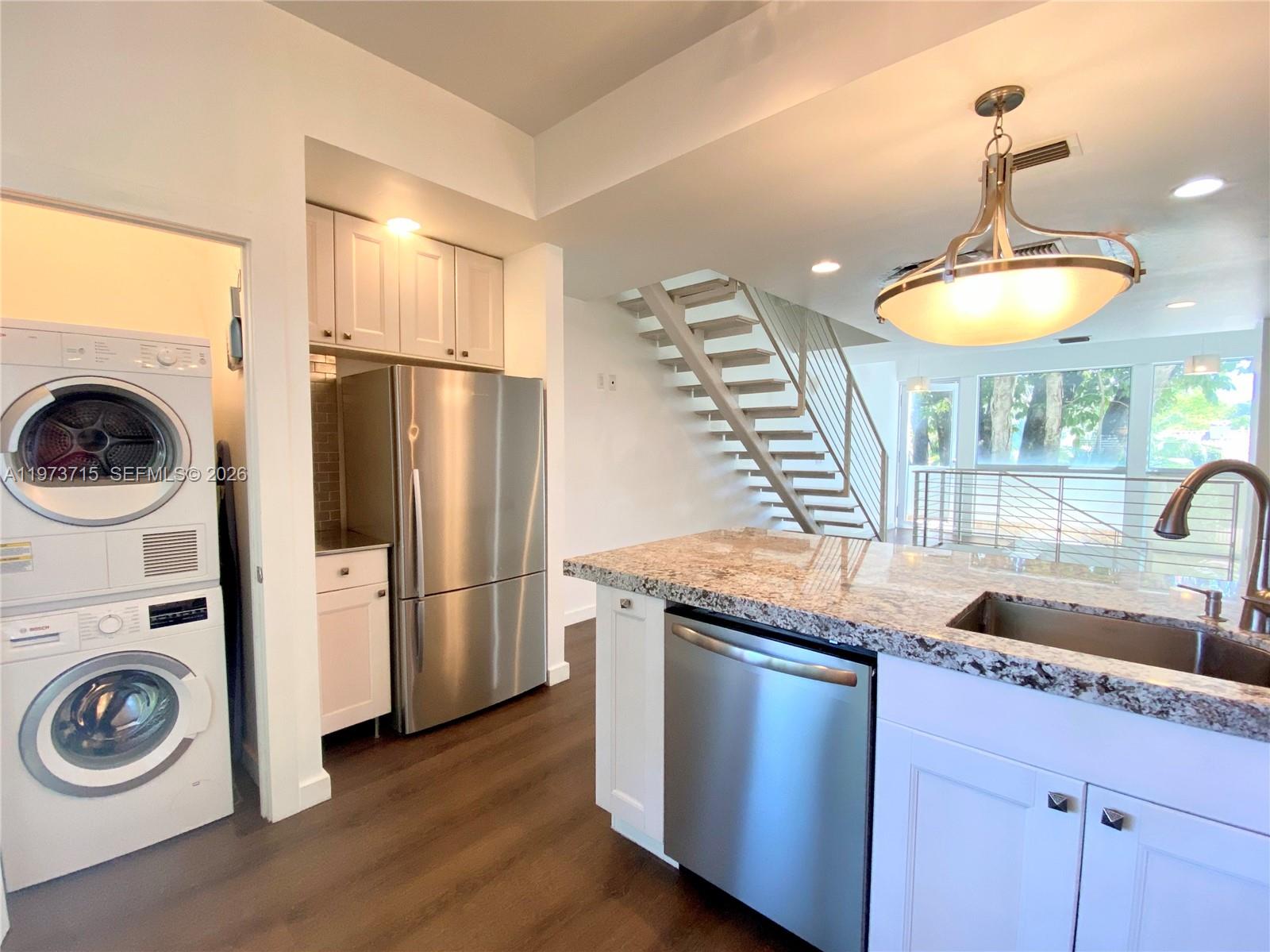 MICHIGAN PLACE CONDO - Residential Lease