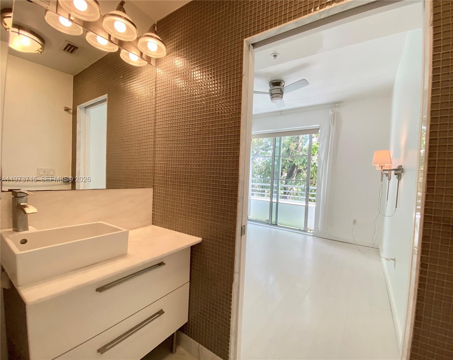 MICHIGAN PLACE CONDO - Residential Lease