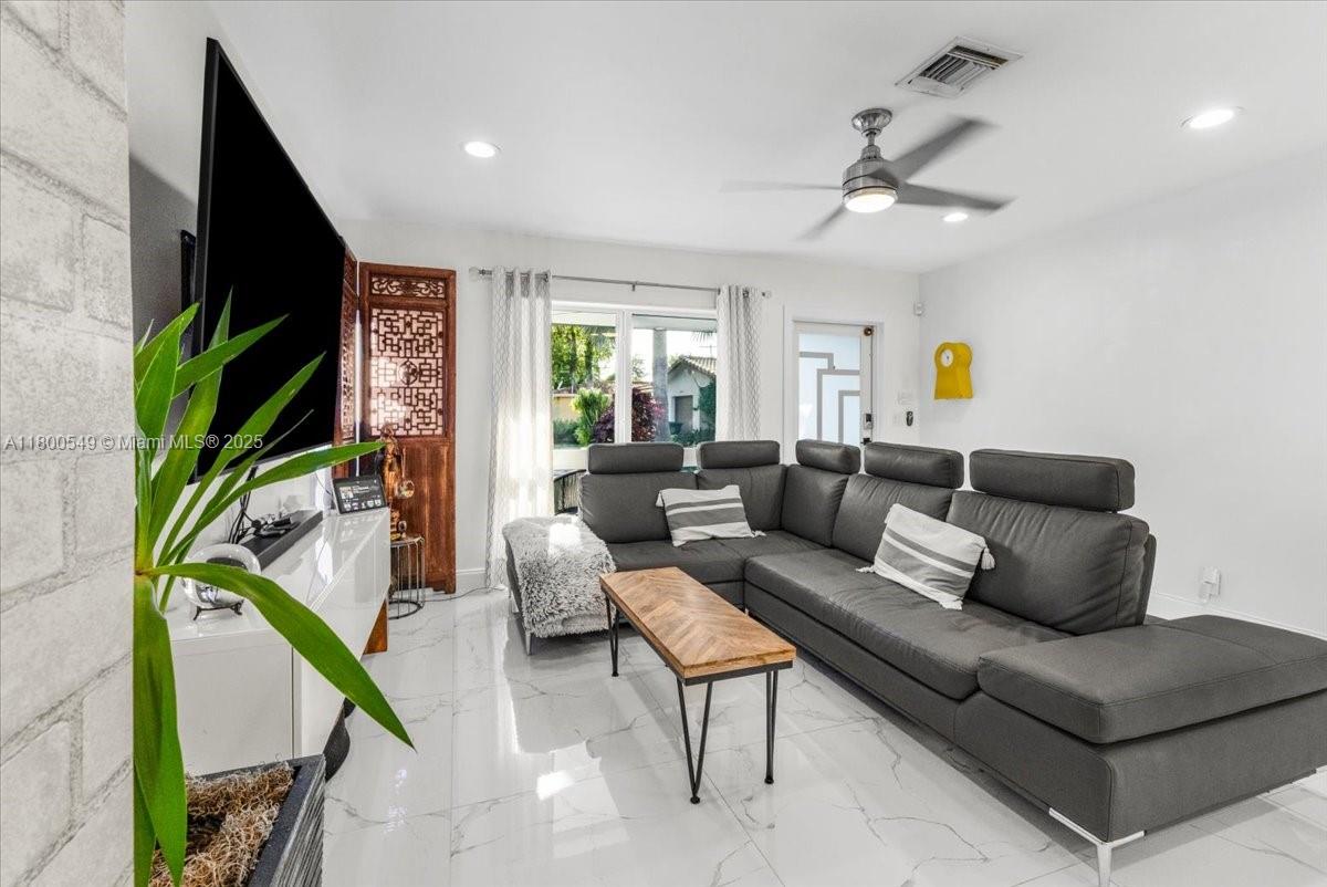 TAMARAC FOREST - Residential