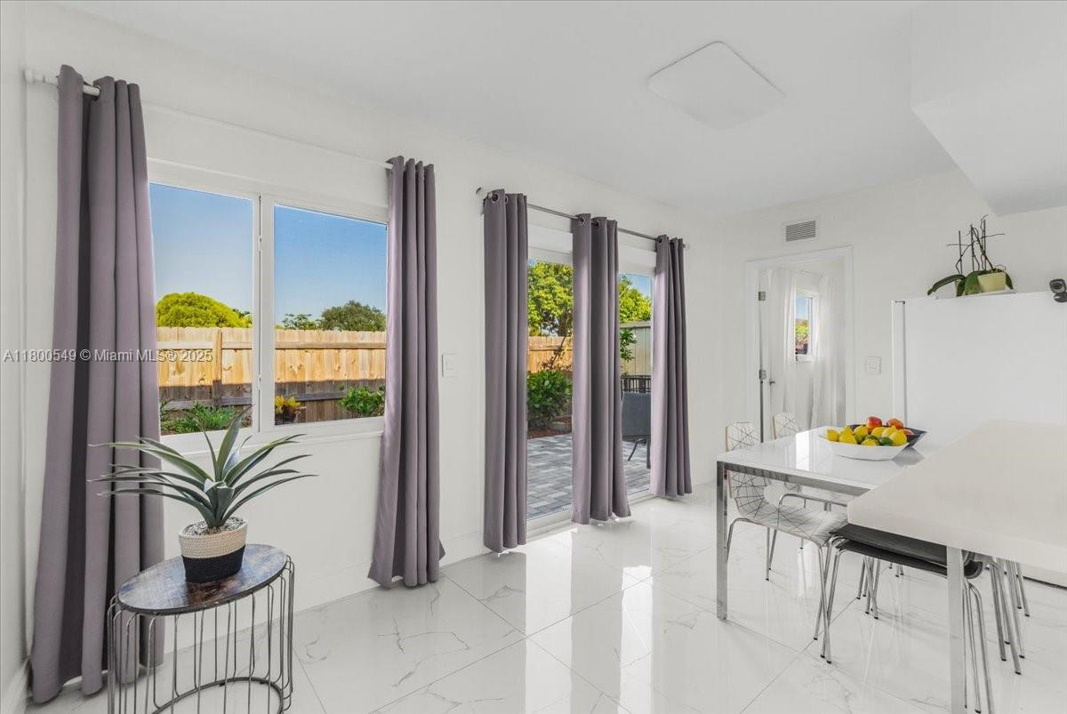 TAMARAC FOREST - Residential
