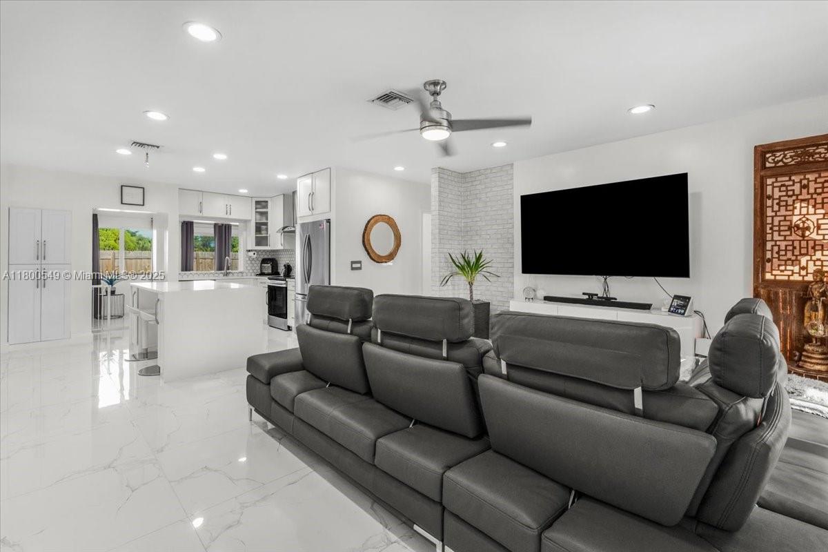 TAMARAC FOREST - Residential