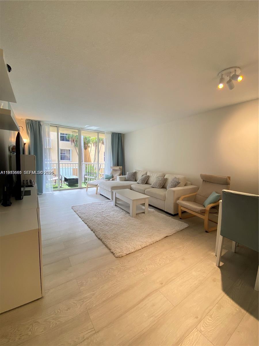 SHERIDAN EAST CONDO BLDG - Residential Lease