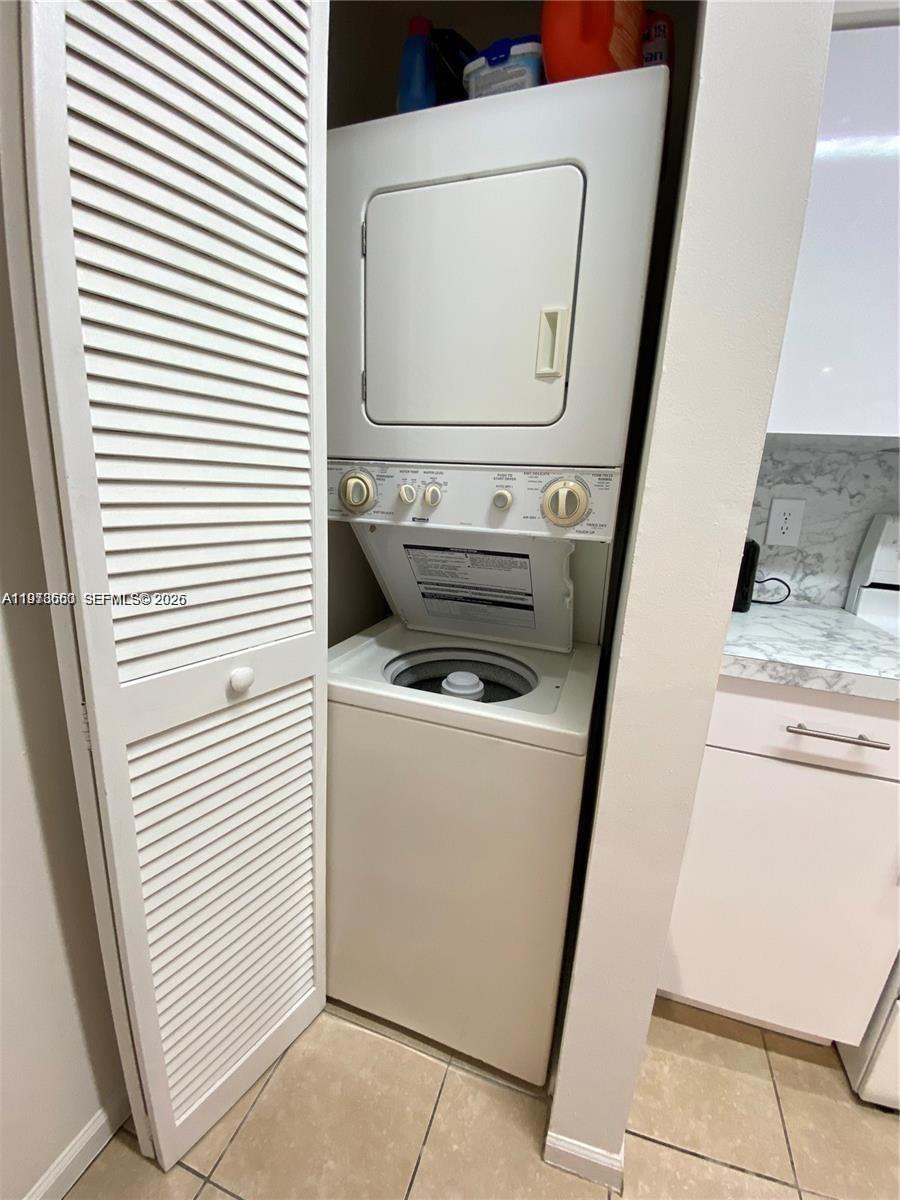 SHERIDAN EAST CONDO BLDG - Residential Lease