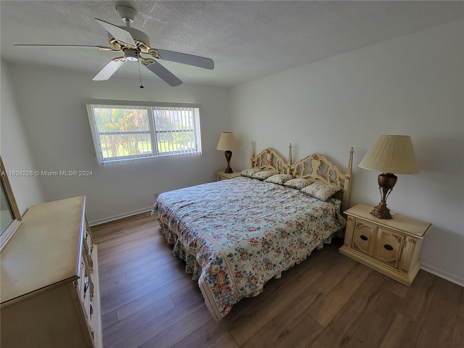 VILLAGE ROYALE ON THE GRE - Residential