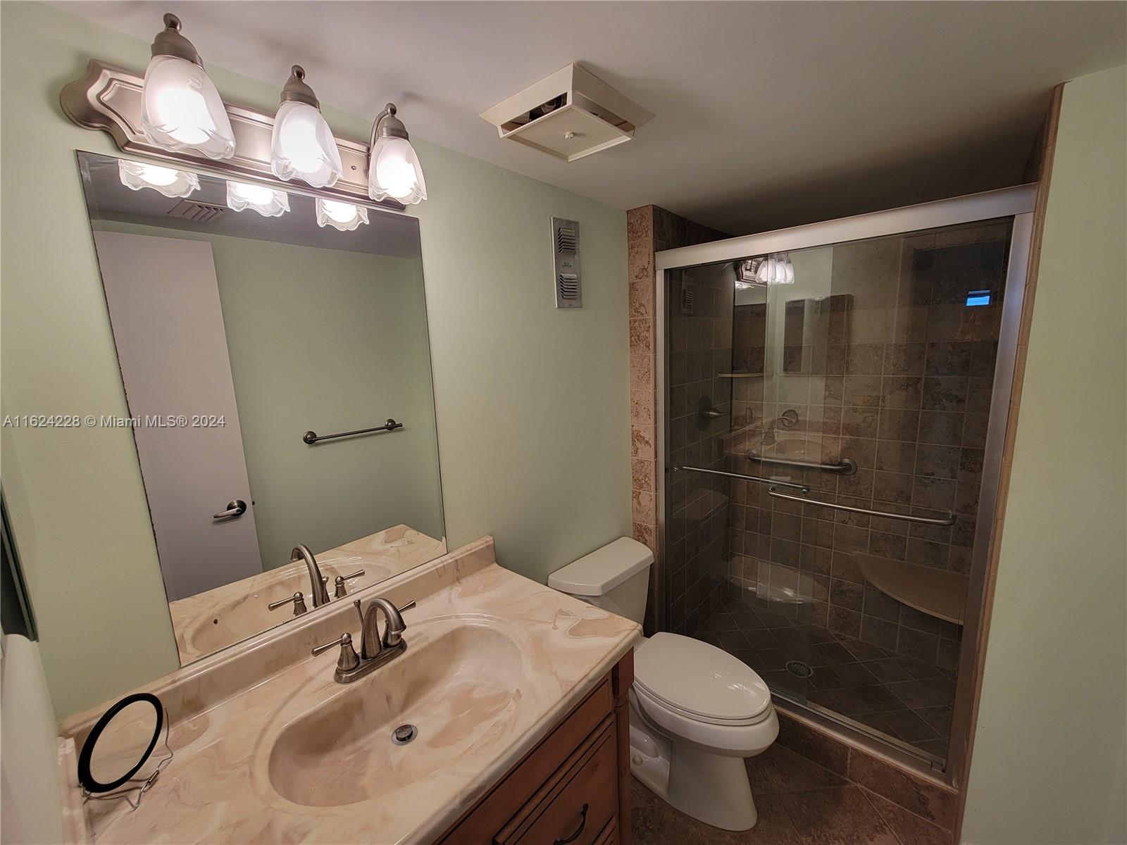 VILLAGE ROYALE ON THE GRE - Residential
