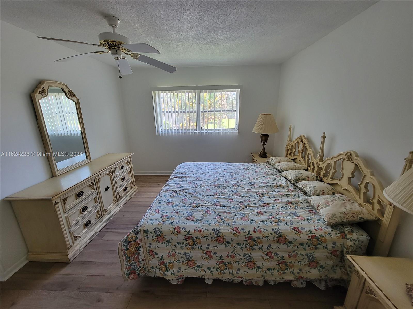 VILLAGE ROYALE ON THE GRE - Residential