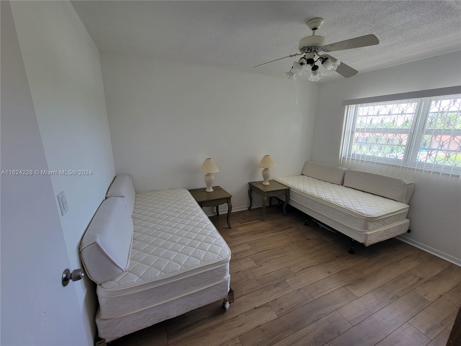 VILLAGE ROYALE ON THE GRE - Residential