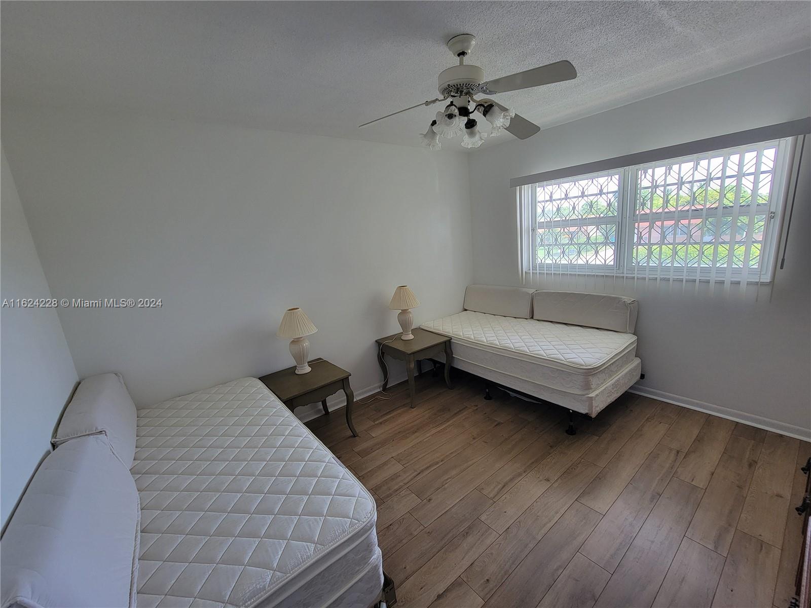 VILLAGE ROYALE ON THE GRE - Residential