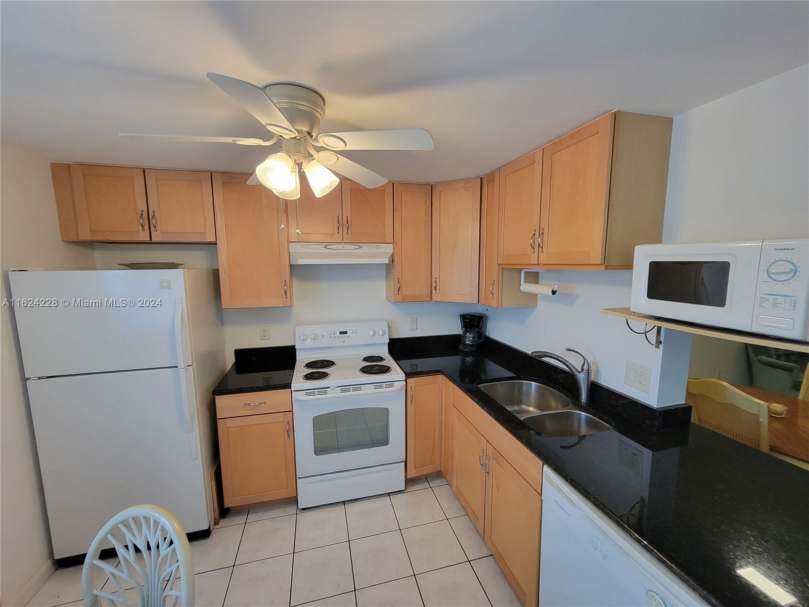 VILLAGE ROYALE ON THE GRE - Residential