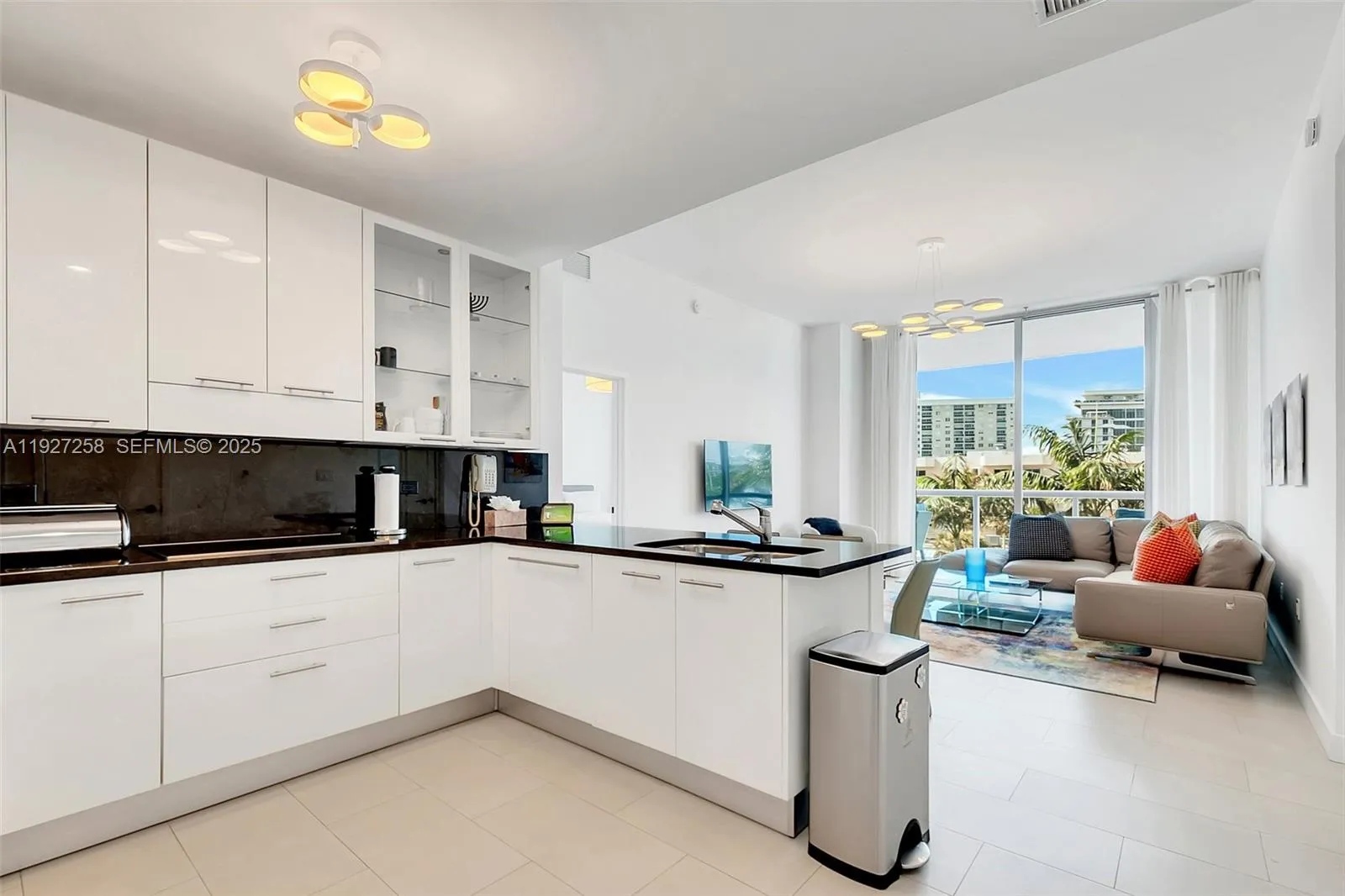 Miami Beach, Florida 33141, United States, 2 Bedrooms Bedrooms, ,2 BathroomsBathrooms,Residential,Active,253222