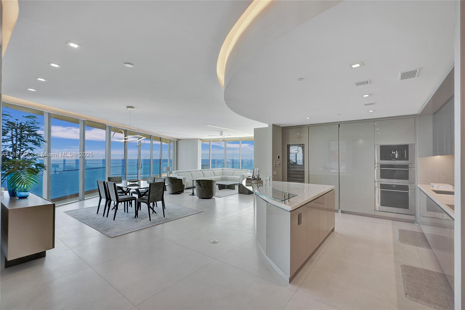 18975 Collins Ave 3000