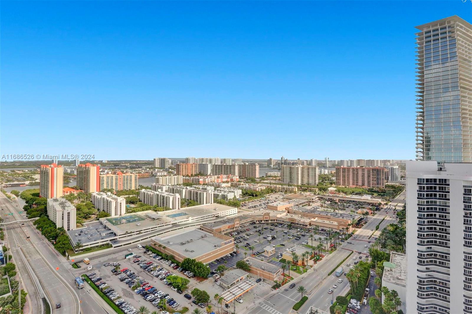LA PERLA CONDO - Residential Lease