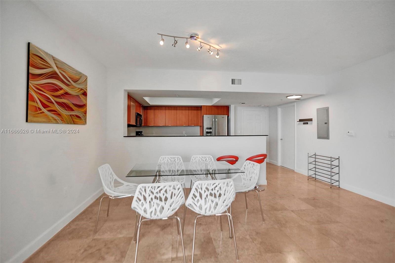 LA PERLA CONDO - Residential Lease