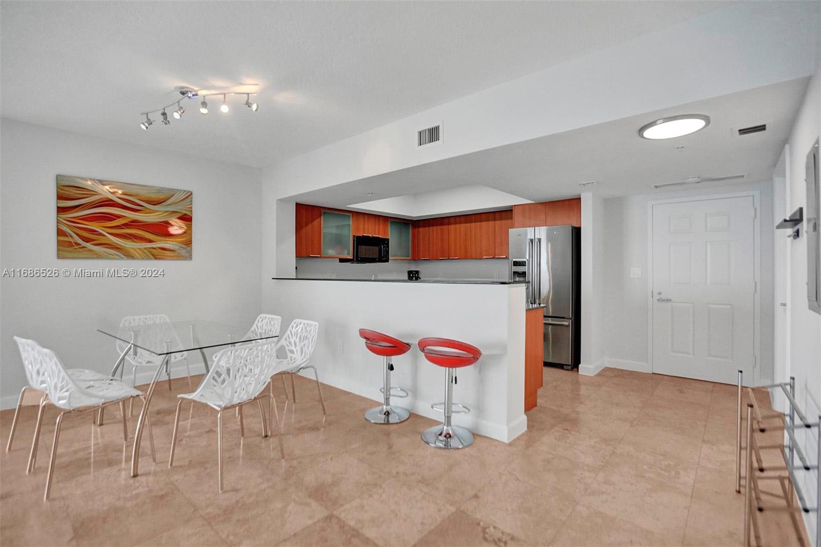 LA PERLA CONDO - Residential Lease