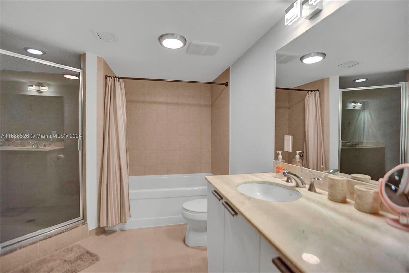 LA PERLA CONDO - Residential Lease