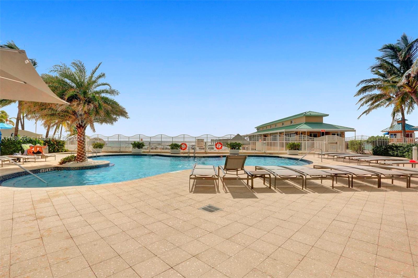 LA PERLA CONDO - Residential Lease