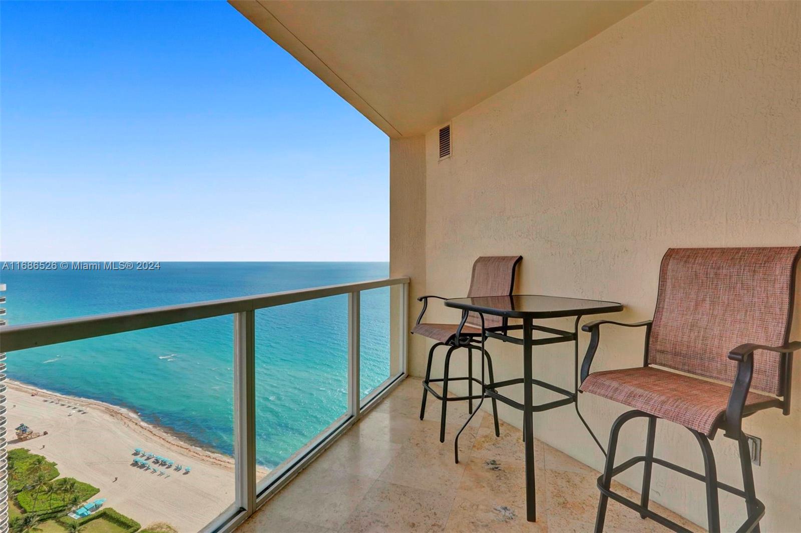 LA PERLA CONDO - Residential Lease