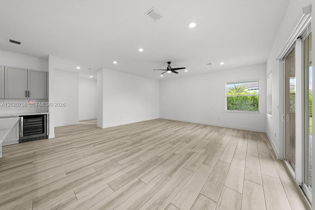 SIERRA ESTATES - Residential