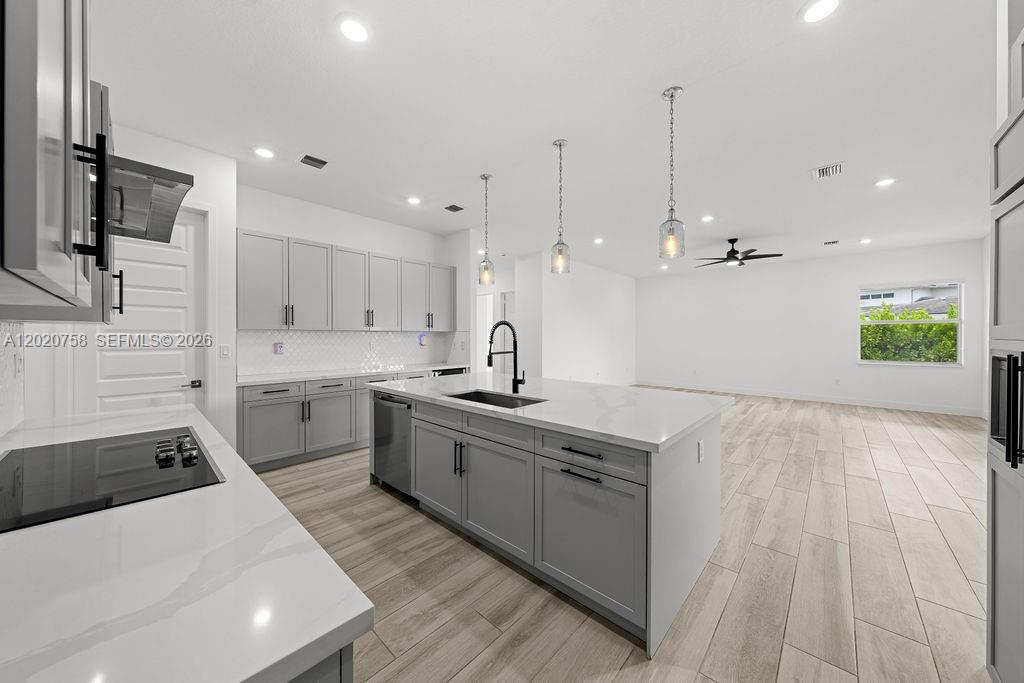 SIERRA ESTATES - Residential