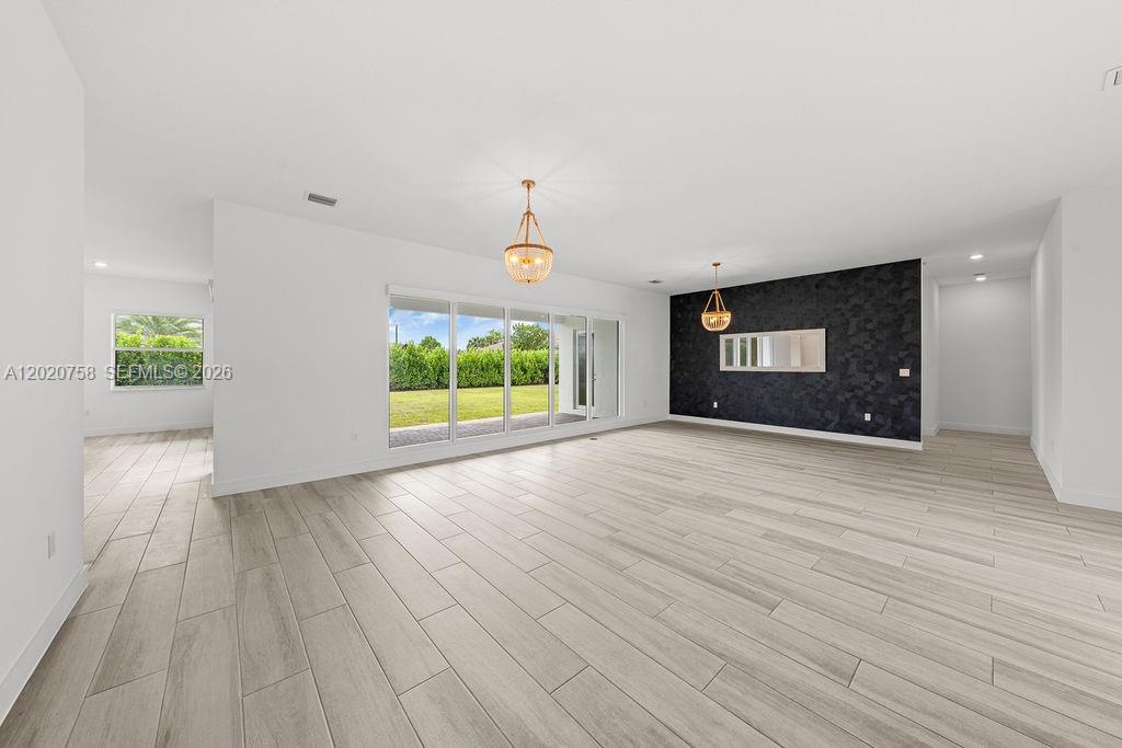 SIERRA ESTATES - Residential
