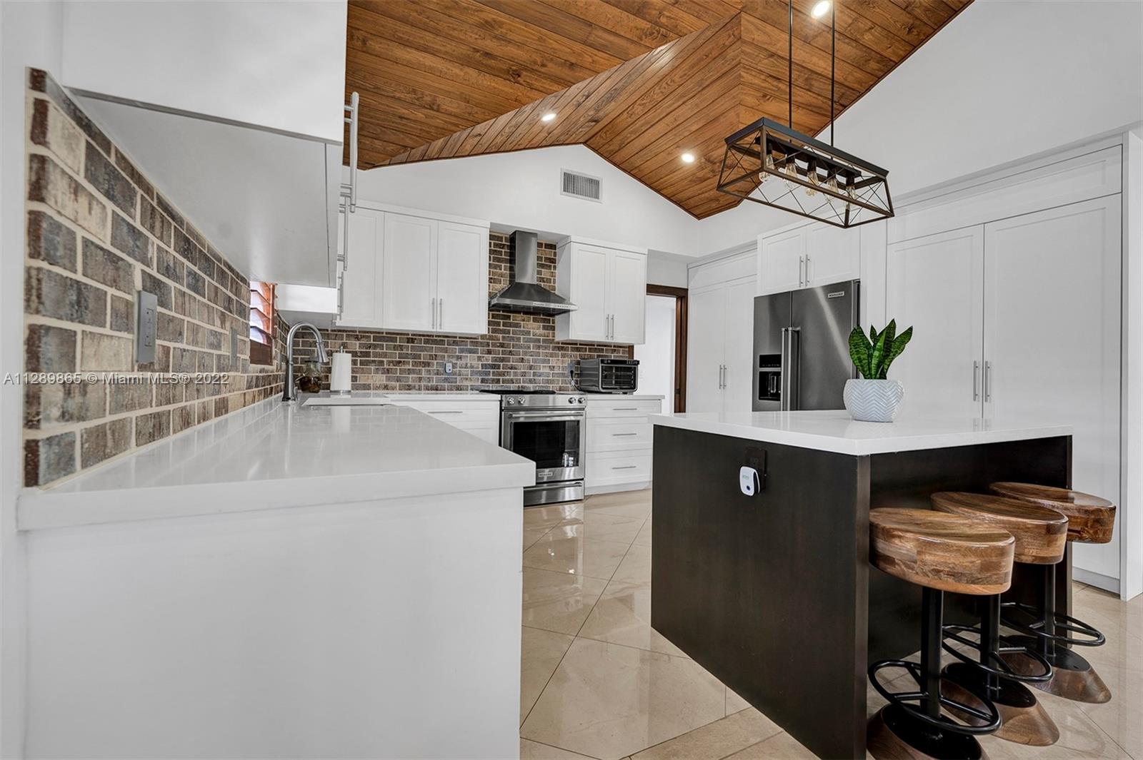 AMD PL BISCAYNE PINES - Residential