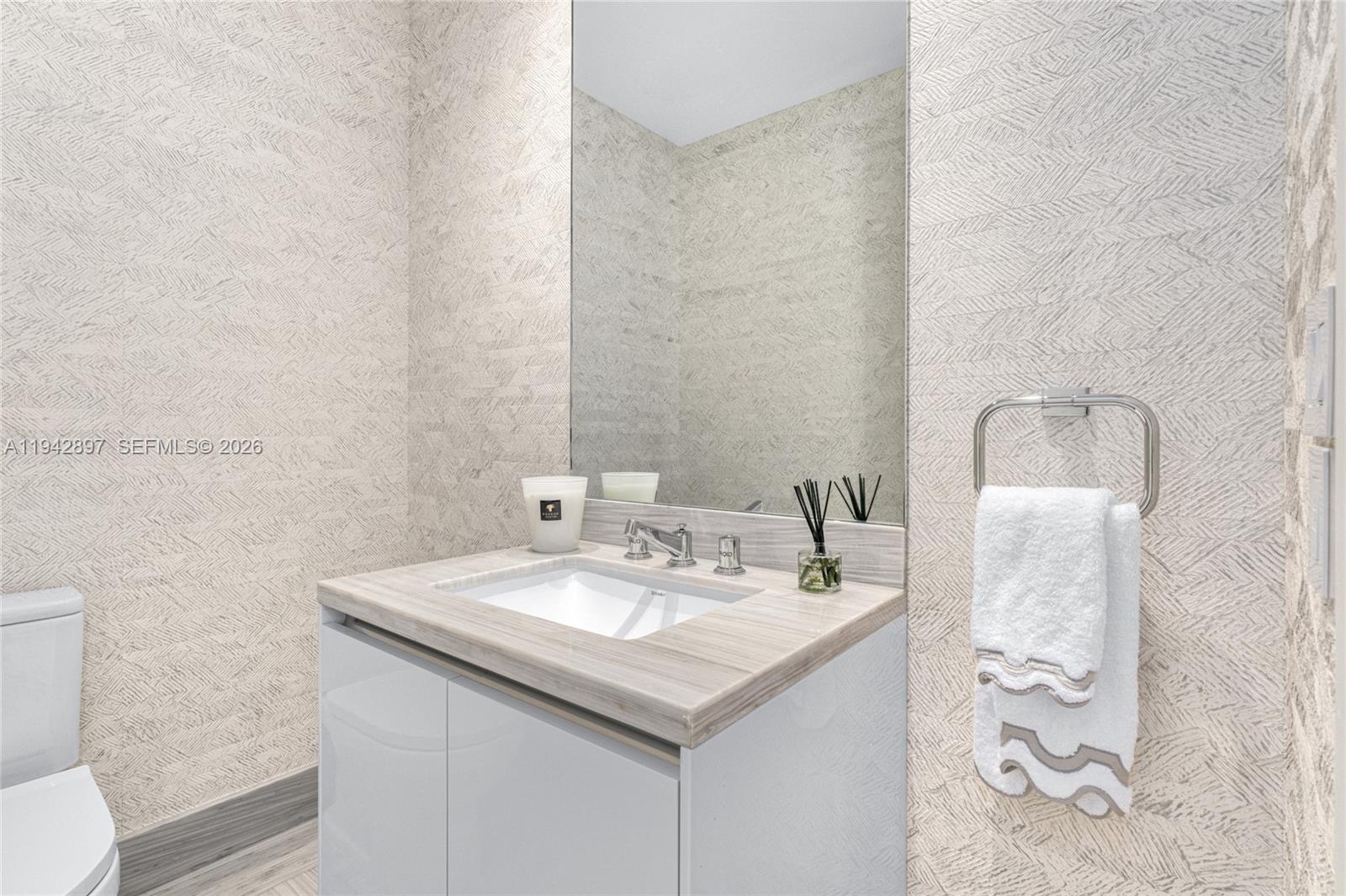 JADE SIGNATURE CONDO - Residential